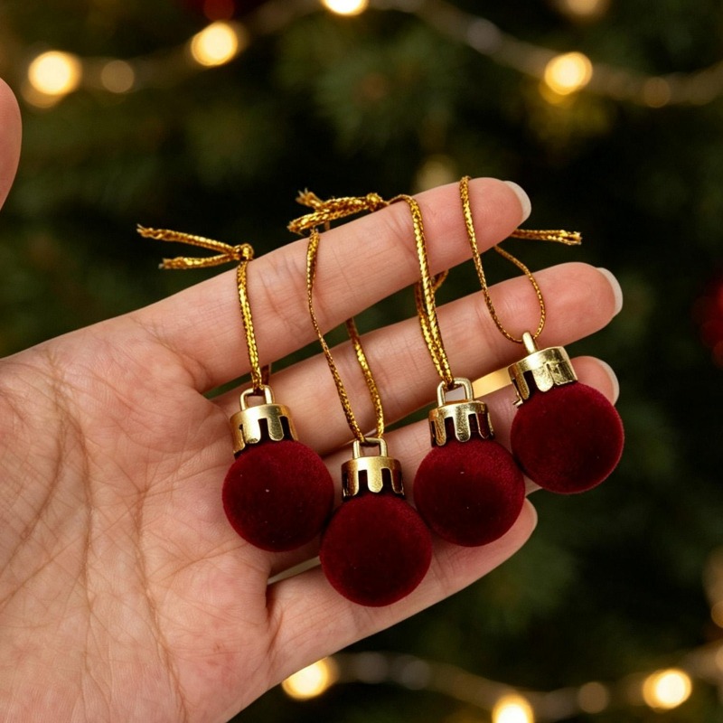 Boules de Noël en velours roug - Home Decor Indonesia avis et prix